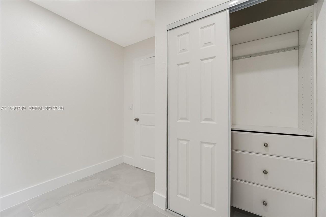 3410 Nw 13th Ave #3410 - Photo 4 of 22