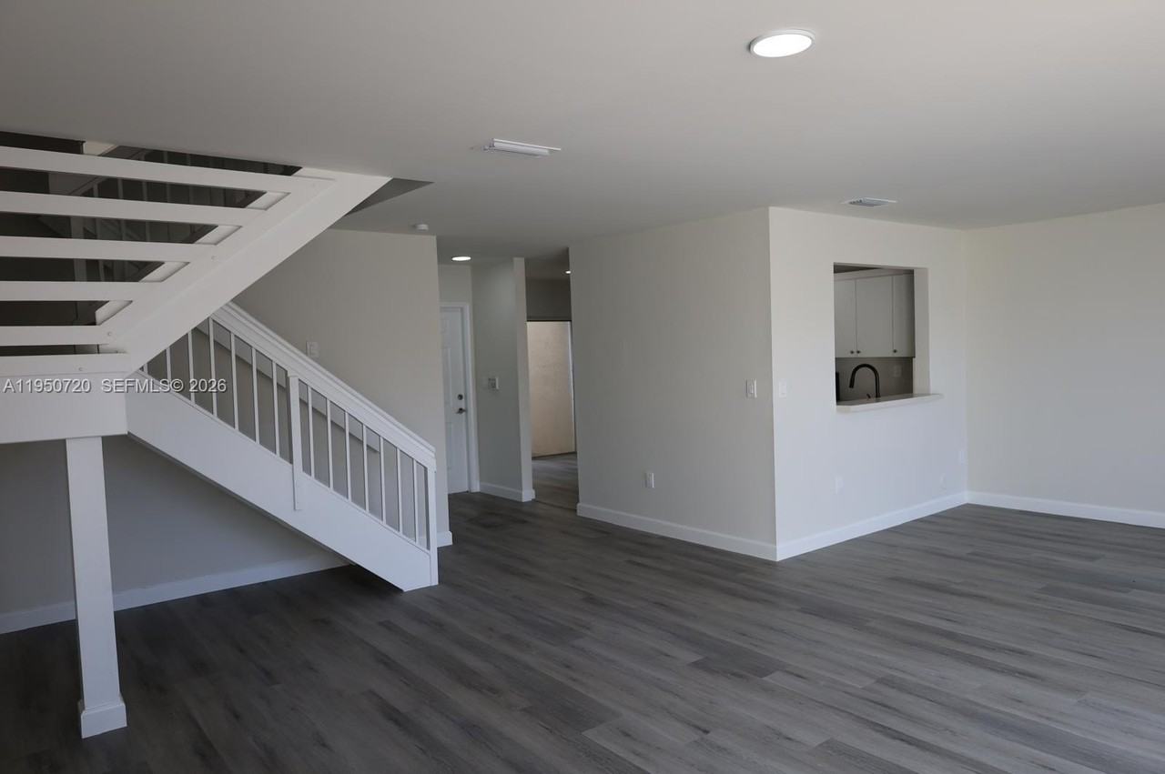 5240 Nw 102nd Ct #5240 - Photo 7 of 21