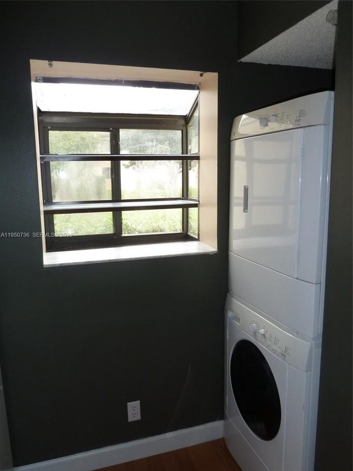 300 Gardens Dr #104 - Photo 6 of 9