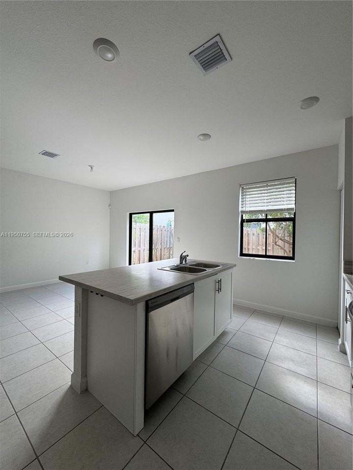 11920 Sw 244th Ln #11920 - Photo 6 of 15