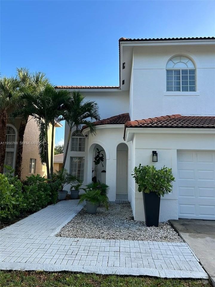 14146 Sw 31st St #14146 - Photo 2 of 24