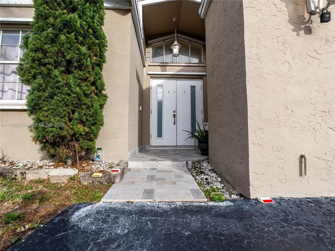 206 Sw 159th Way - Photo 2 of 50