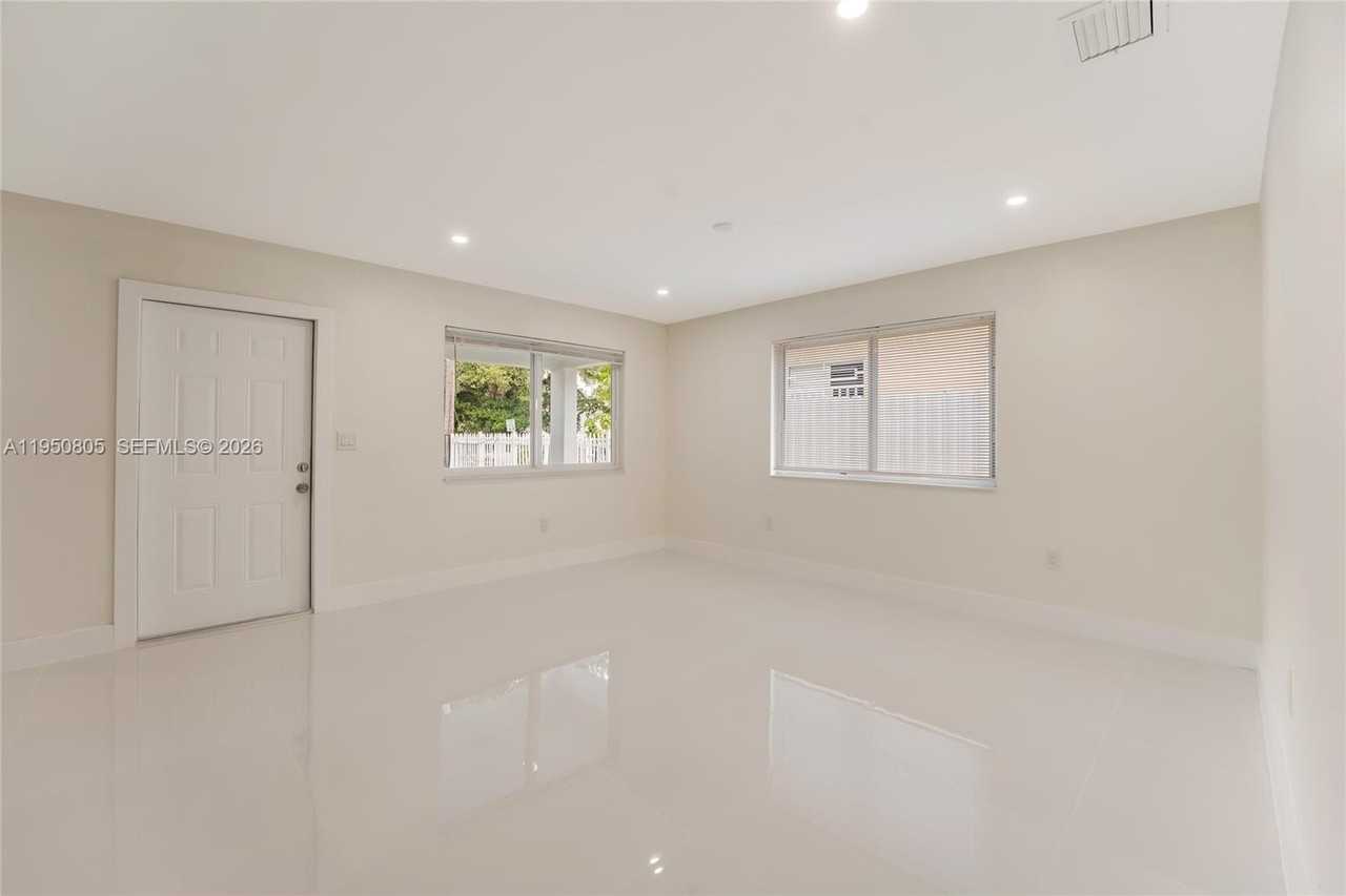 2148 Nw 48th St #2148 - Photo 3 of 17