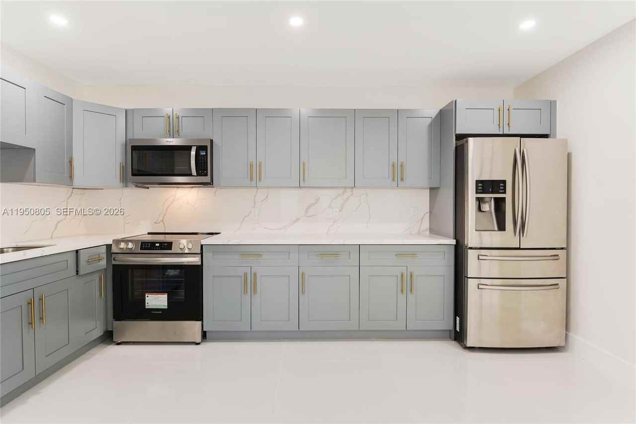 2148 Nw 48th St #2148 - Photo 5 of 17