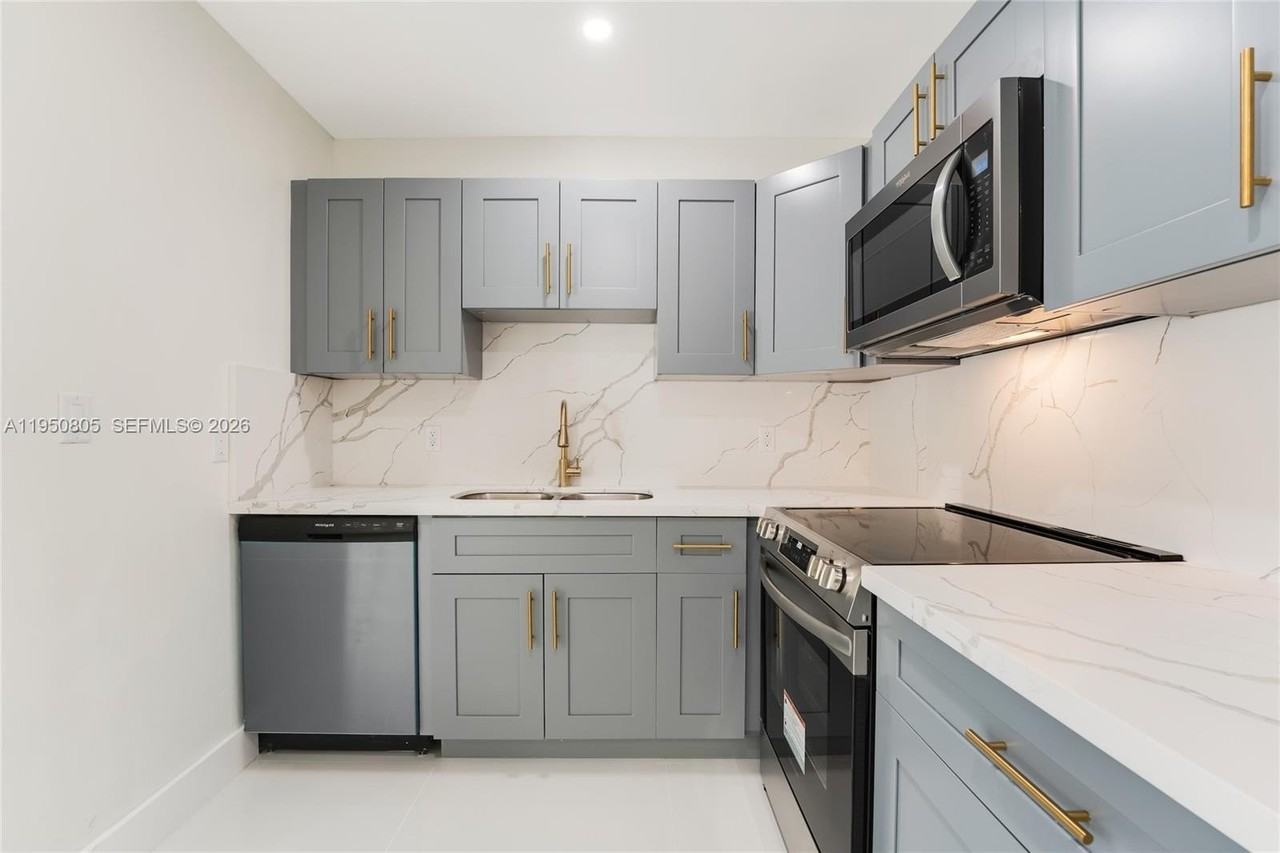 2148 Nw 48th St #2148 - Photo 7 of 17