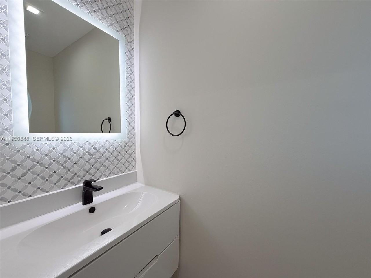 4832 Nw 107th Pl - Photo 6 of 25