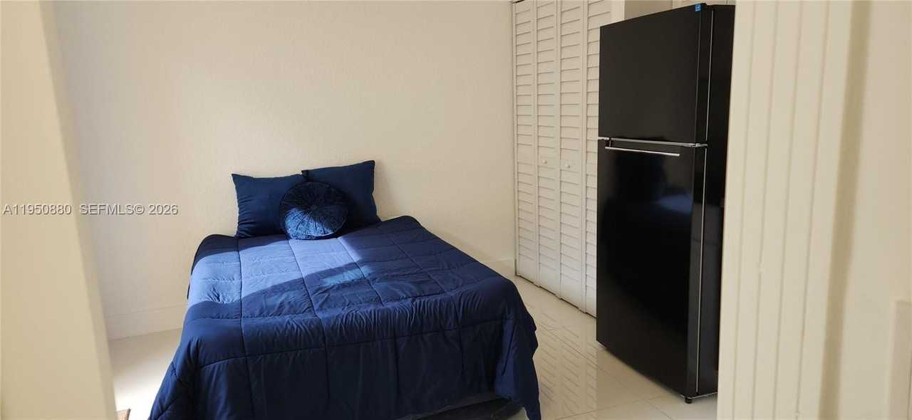 17930 Sw 136th Ave #B - Photo 4 of 4