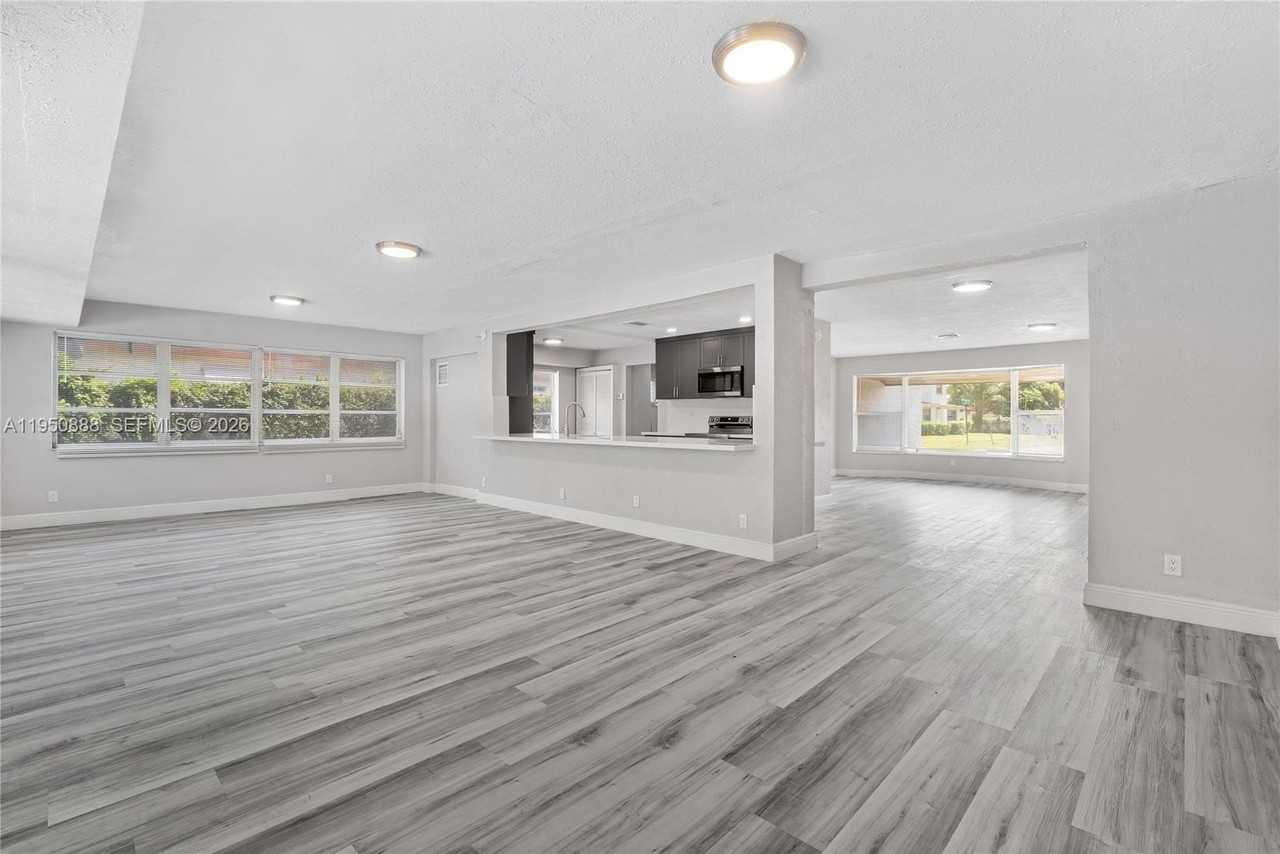 3303 Nw 37th Ave #3303 - Photo 3 of 18