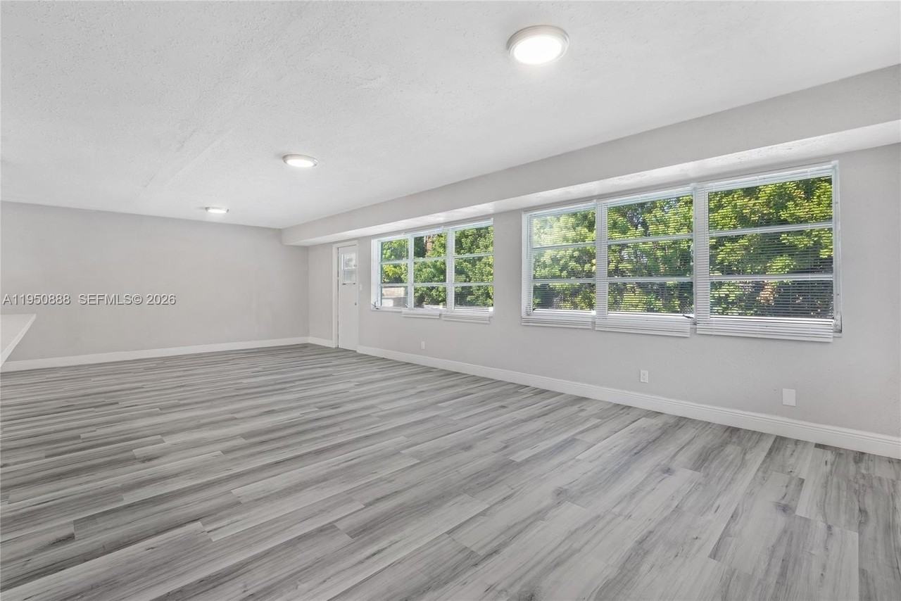 3303 Nw 37th Ave #3303 - Photo 4 of 18