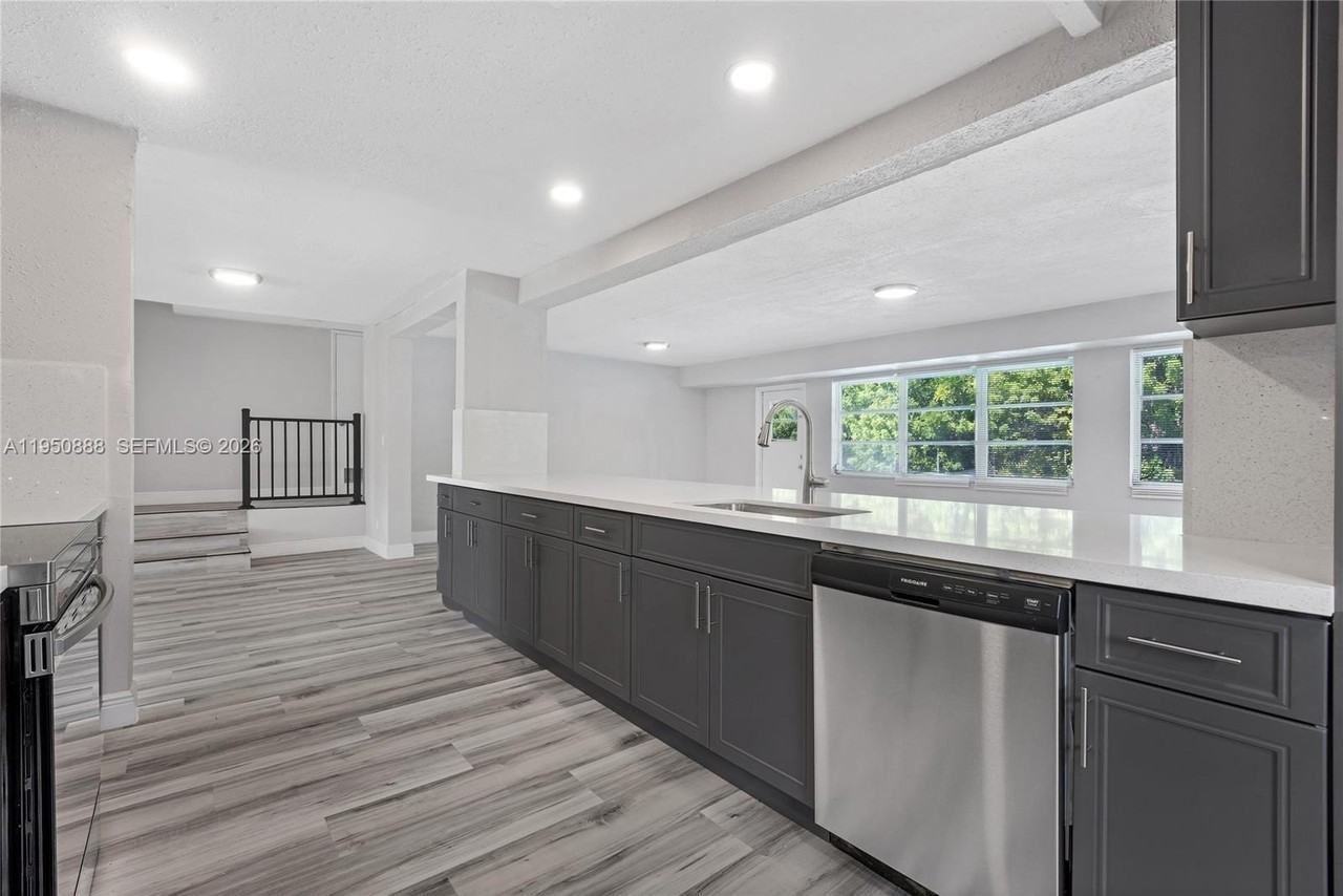 3303 Nw 37th Ave #3303 - Photo 6 of 18