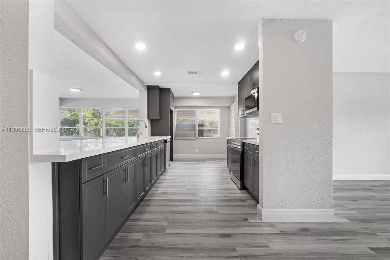 3303 Nw 37th Ave #3303 - Photo 7 of 18