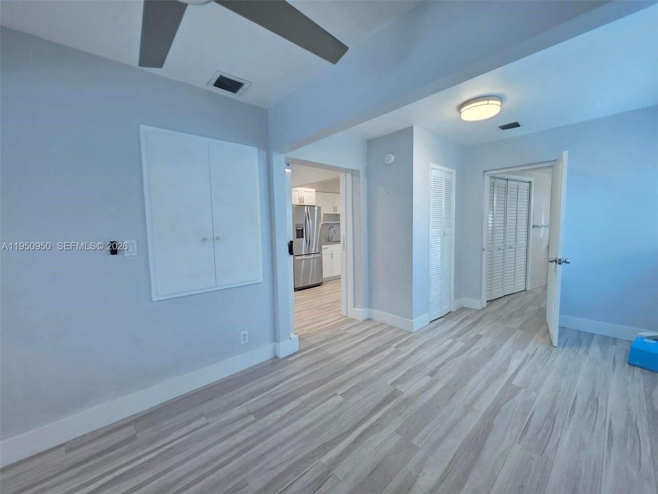 250 Ne 42nd St - Photo 7 of 23