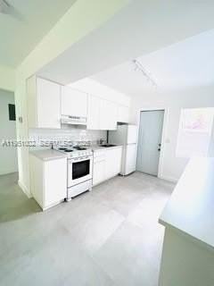 780 Ne 122nd St #5 - Photo 6 of 27