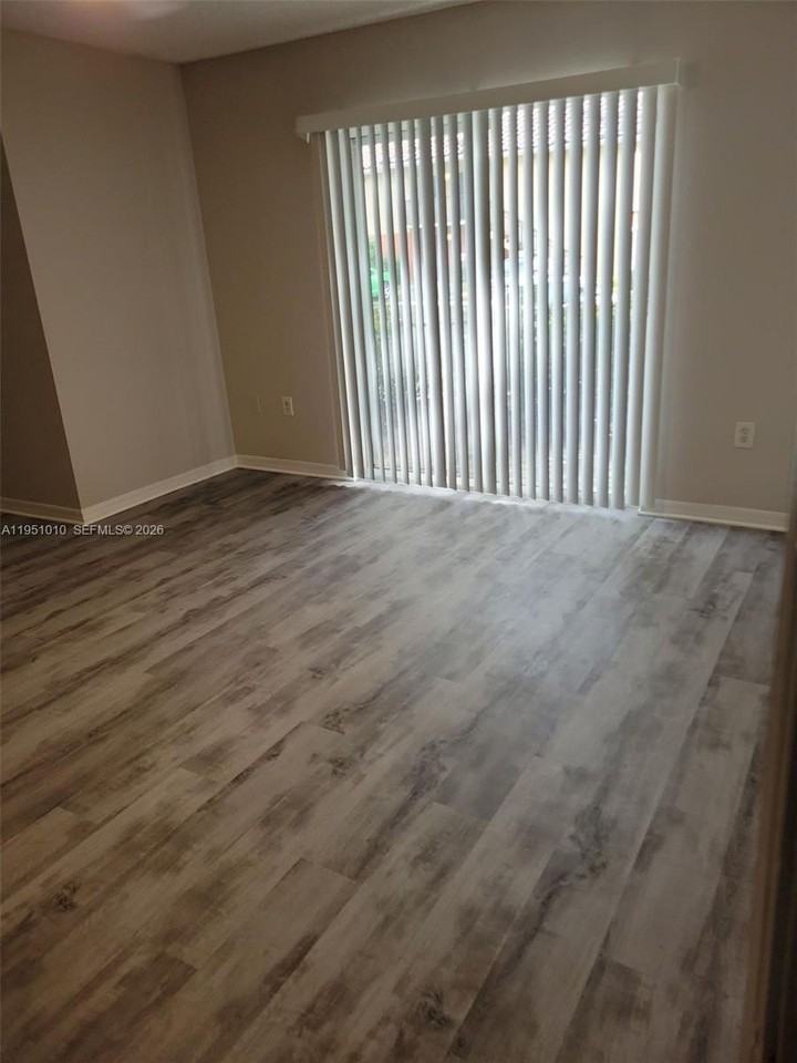 4195 N Haverhill Rd #315 - Photo 6 of 9