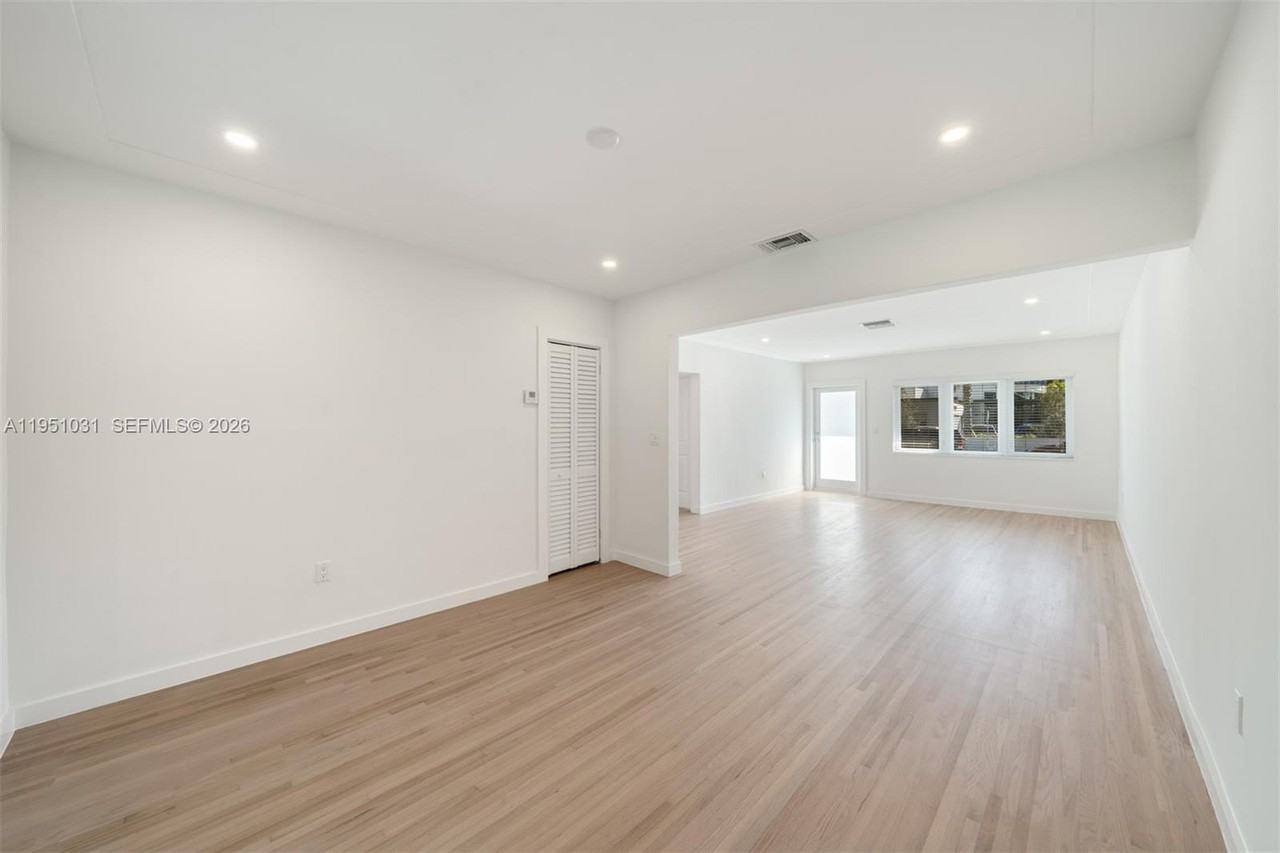 47 Oviedo Ave - Photo 3 of 19