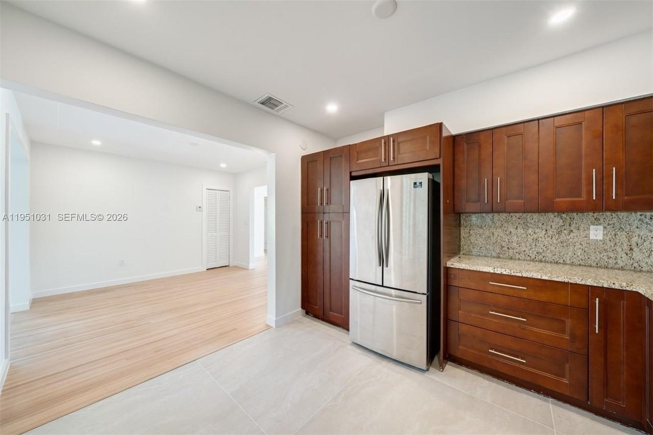 47 Oviedo Ave - Photo 5 of 19