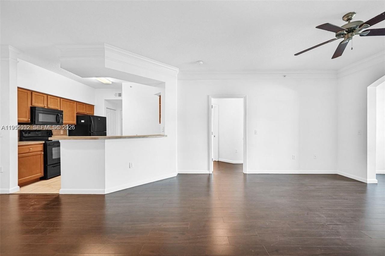 2101 Myrtlewood Cir E #2101 - Photo 2 of 13