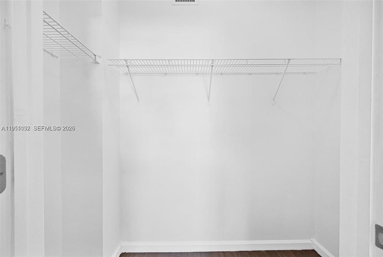 2101 Myrtlewood Cir E #2101 - Photo 6 of 13