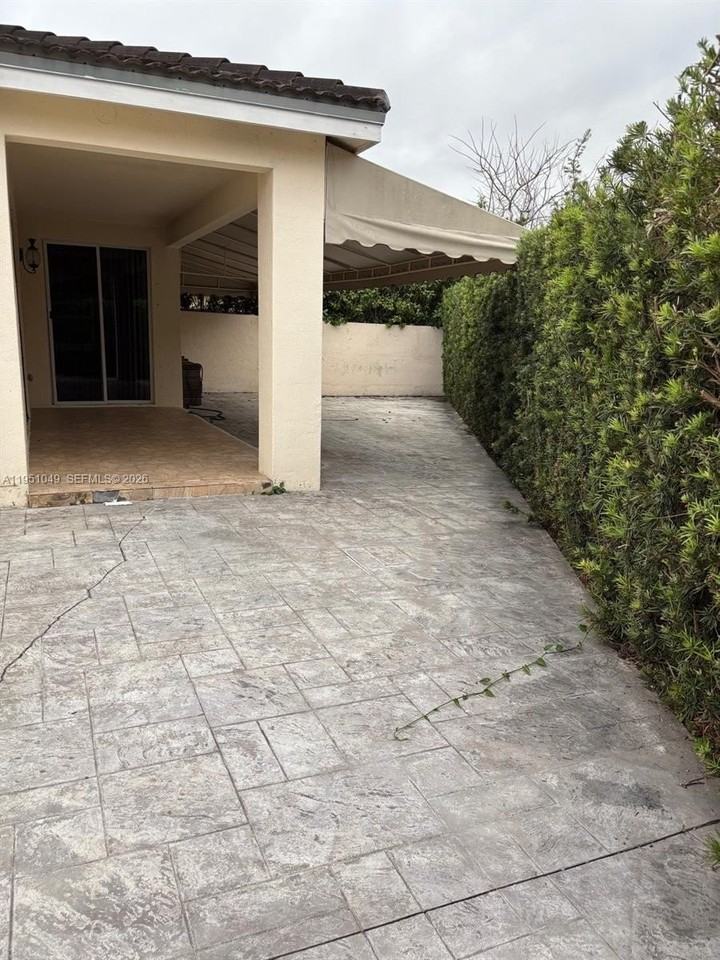 15465 Sw 36th Ter - Photo 5 of 20