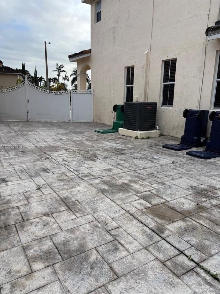 15465 Sw 36th Ter - Photo 6 of 20