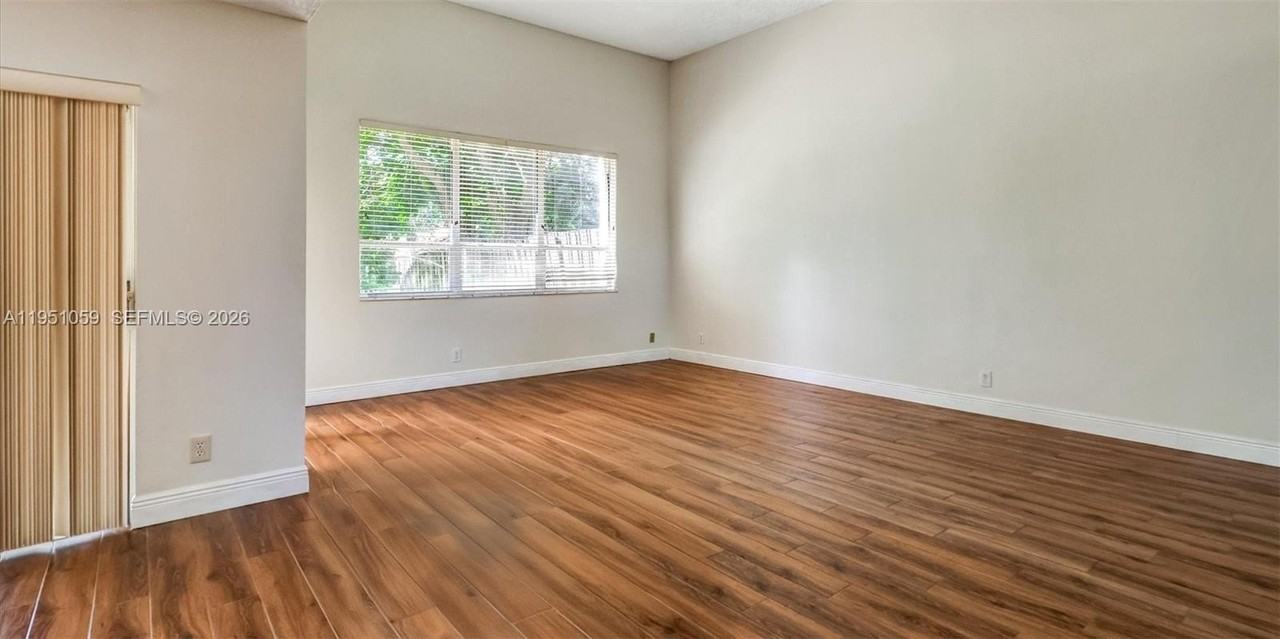 1110 Nw 108th Ave - Photo 6 of 43