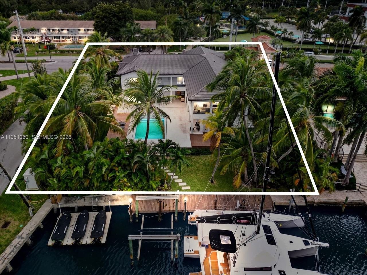 431 Layne Blvd - Photo 6 of 24