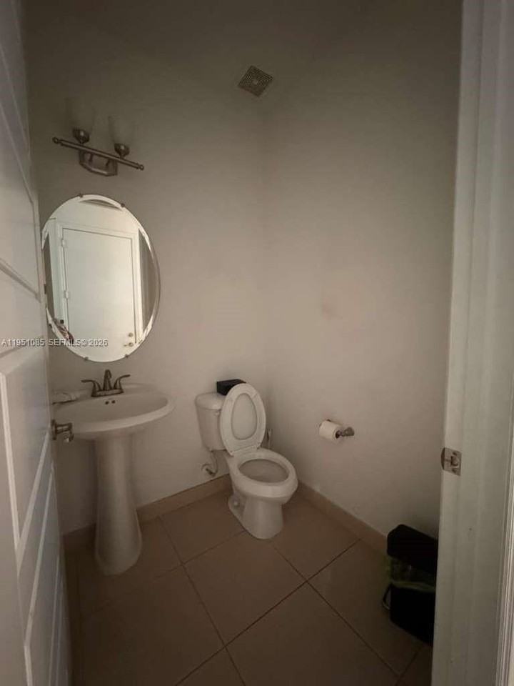 772 Ne 191st Ter #772 - Photo 5 of 50