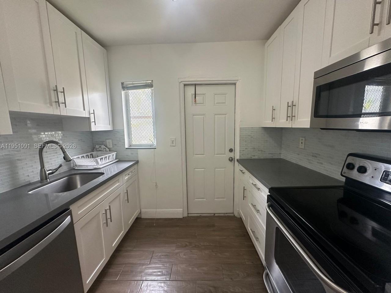 1728 Rodman St #1-2 - Photo 3 of 14