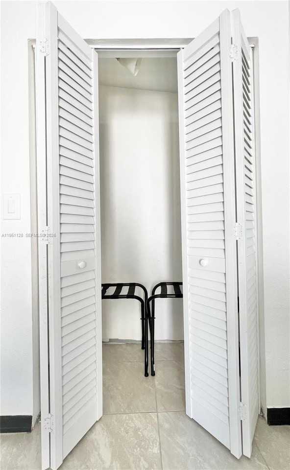 2608 Nw 26th St #2 - Photo 6 of 25