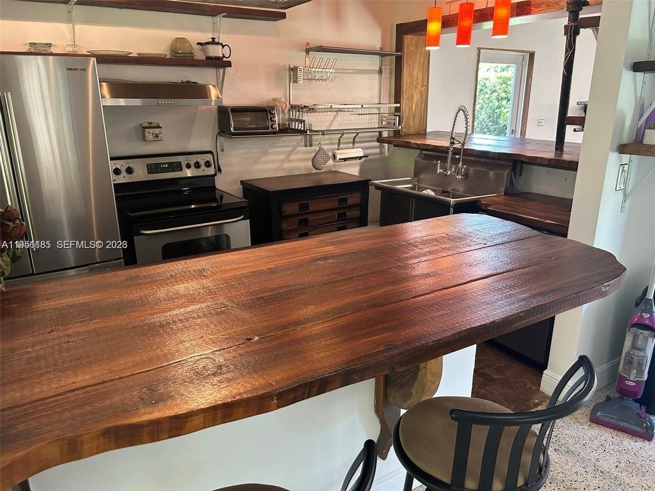 9530 Nw 1st Ave - Photo 6 of 25