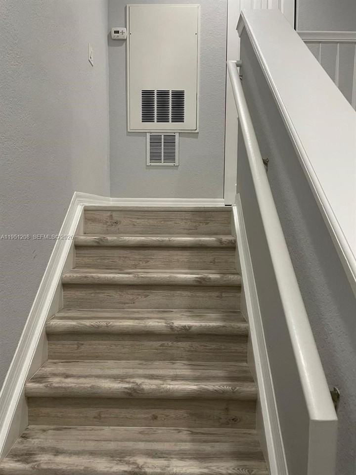 2334 Grand Central Pkwy #7 - Photo 7 of 24