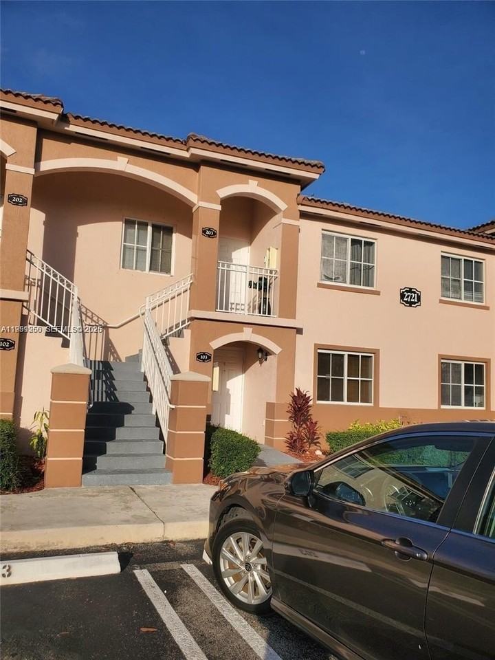 2721 Se 12th Pl #103