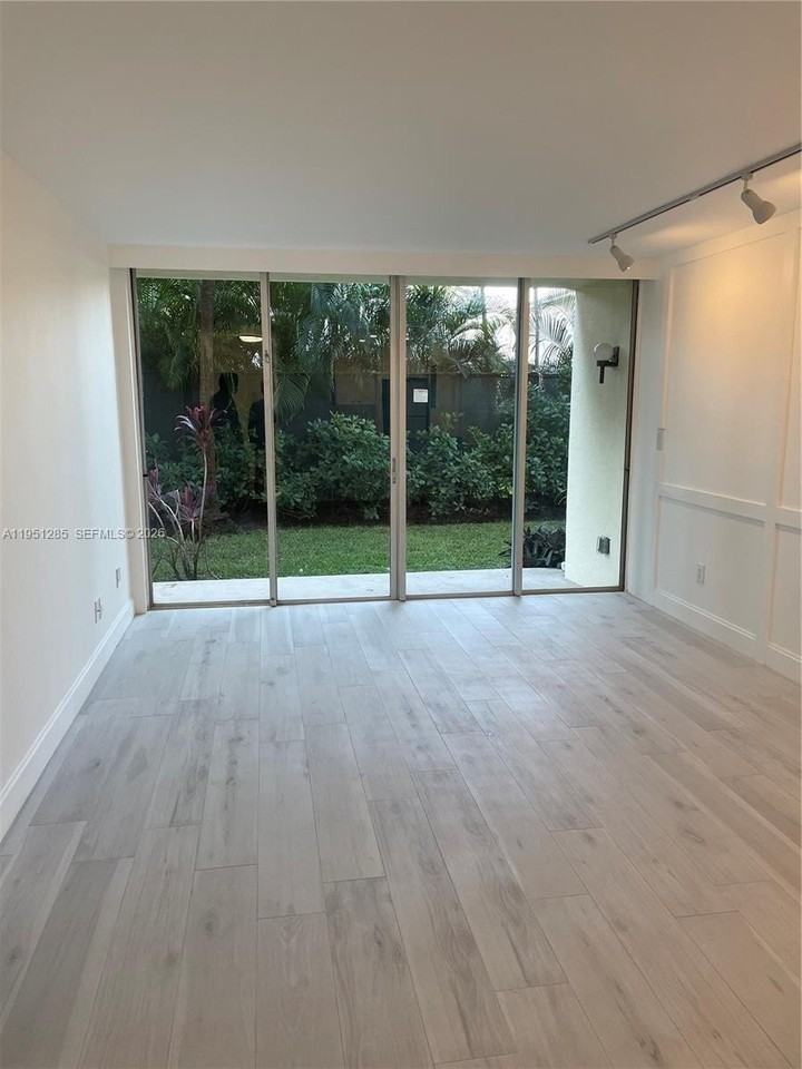 2160 Sw 16th Ave #115 - Photo 2 of 31