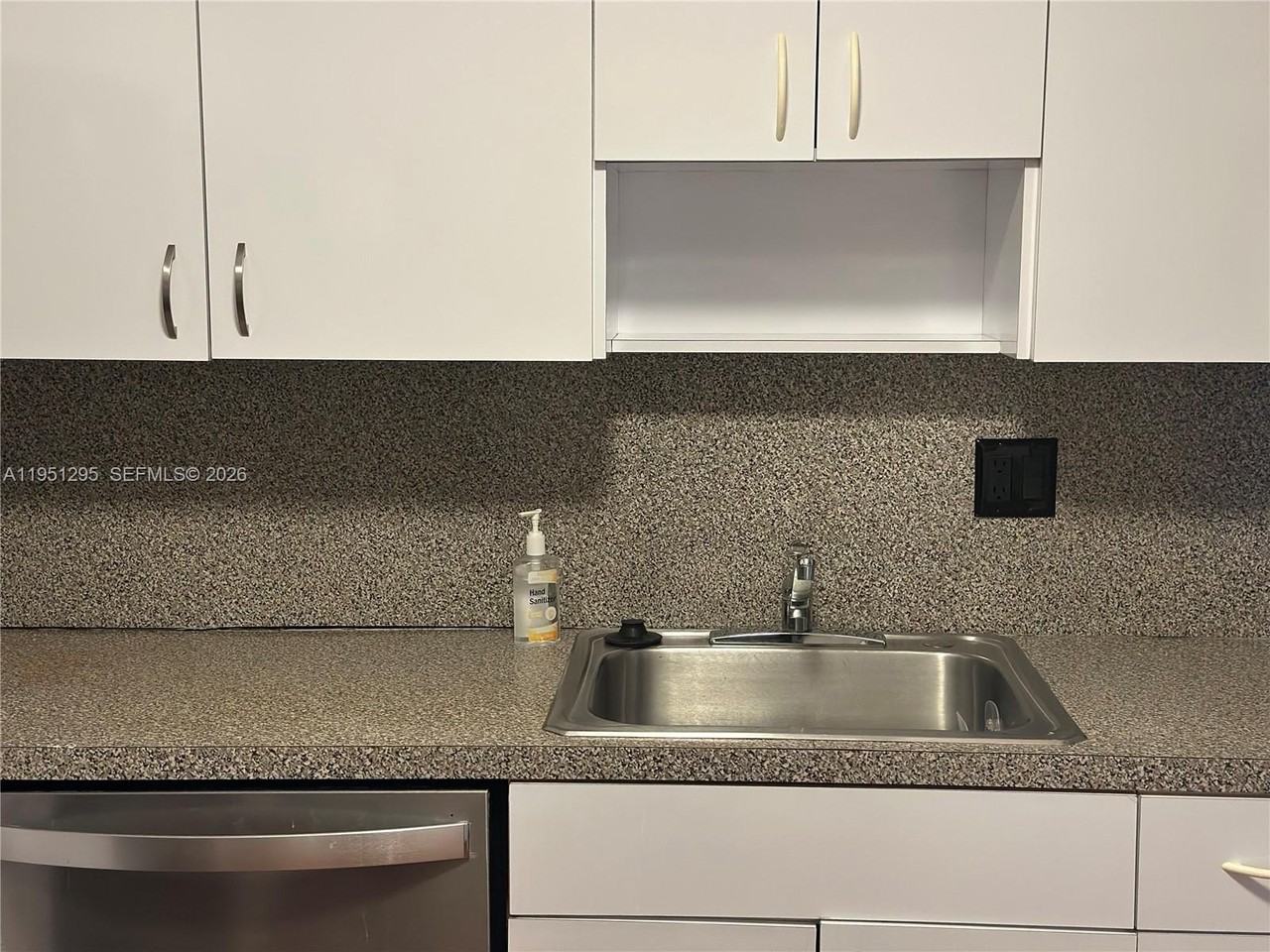 1170 N Federal Hwy #1110 - Photo 7 of 35