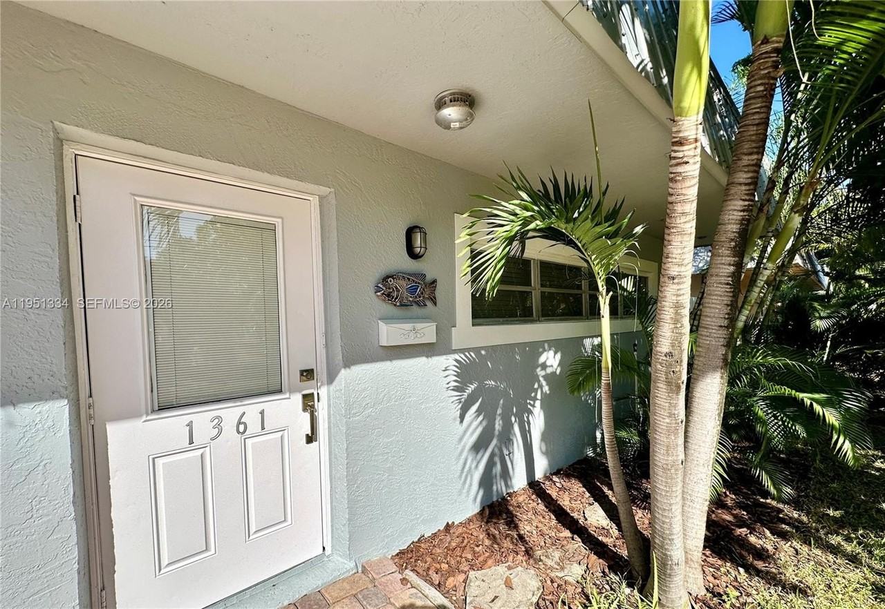 1361 Ne 40th Pl #1361 - Photo 4 of 27