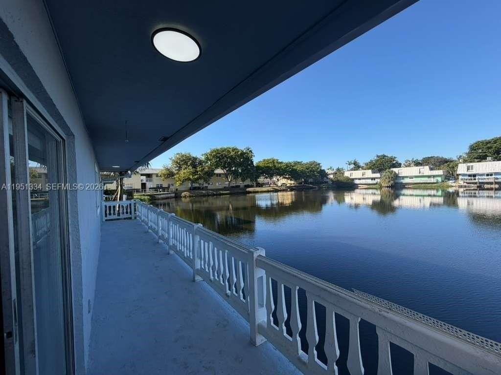 1361 Ne 40th Pl #1361 - Photo 6 of 27