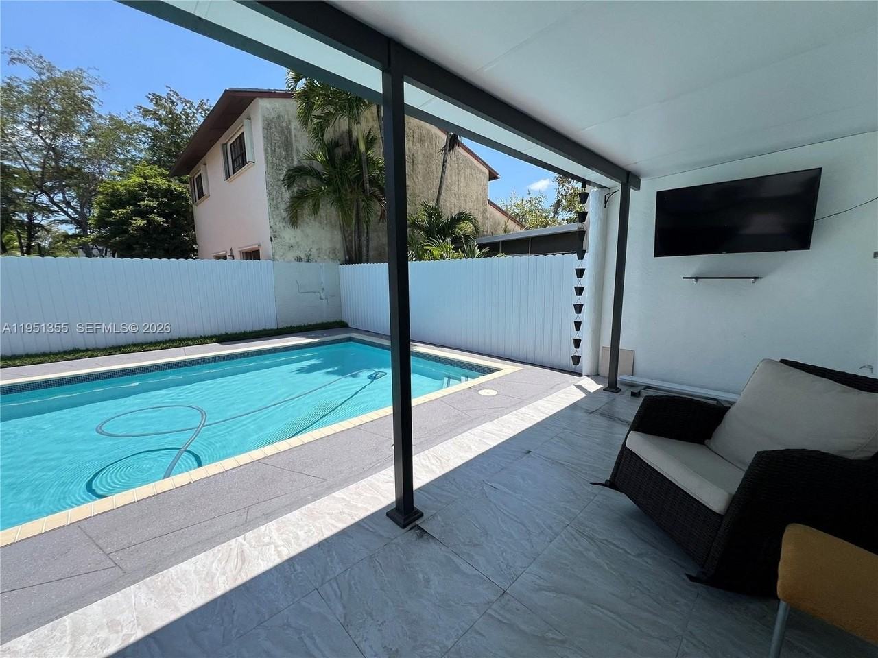 14720 Sw 107th Ter #0 - Photo 3 of 18