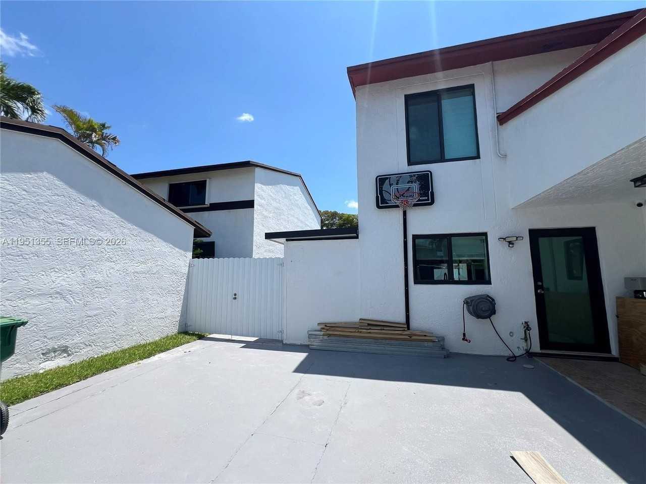 14720 Sw 107th Ter #0 - Photo 7 of 18