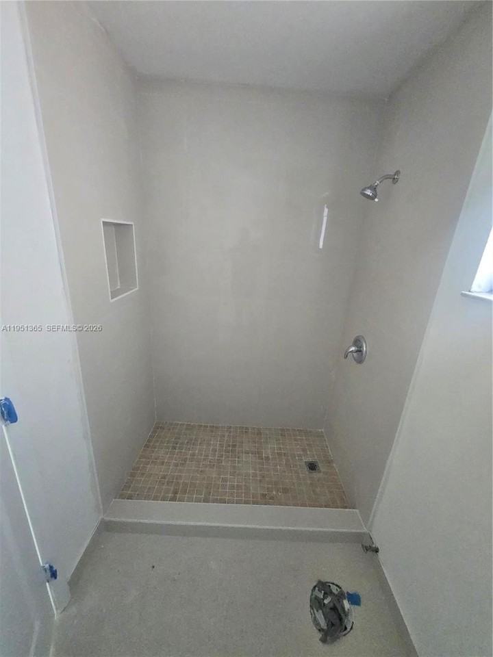 20702 Sw 121st Ct - Photo 4 of 8