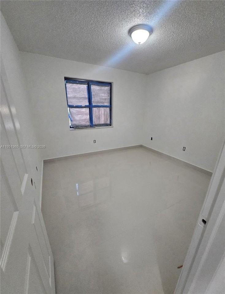 20702 Sw 121st Ct - Photo 7 of 8