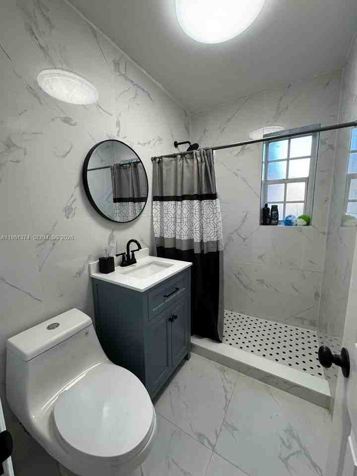 635 N 28th Ave - Photo 6 of 11