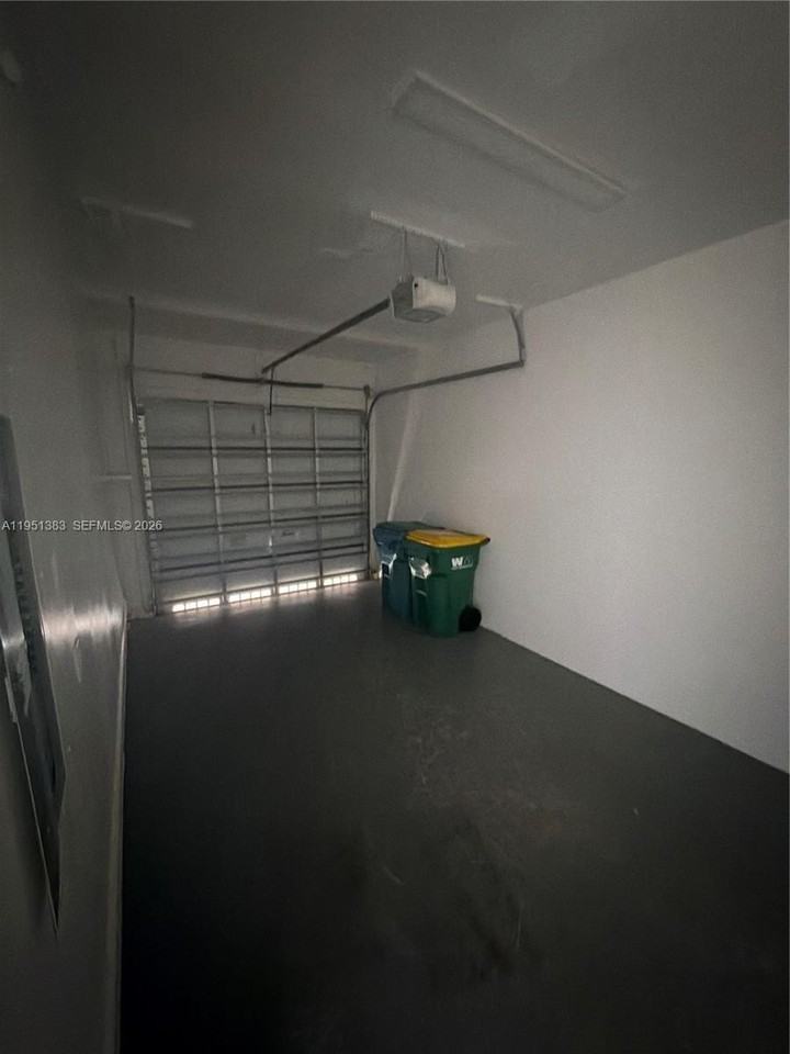 Nw 88th Ter #18 - Photo 4 of 5