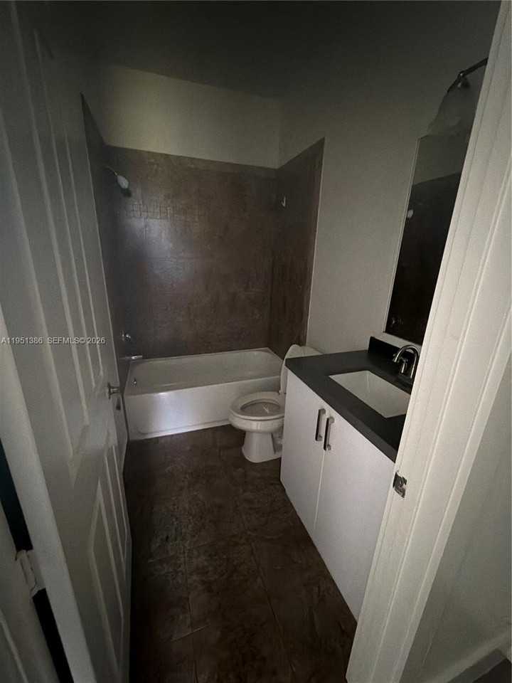 Nw 88th Ter #13 - Photo 5 of 5