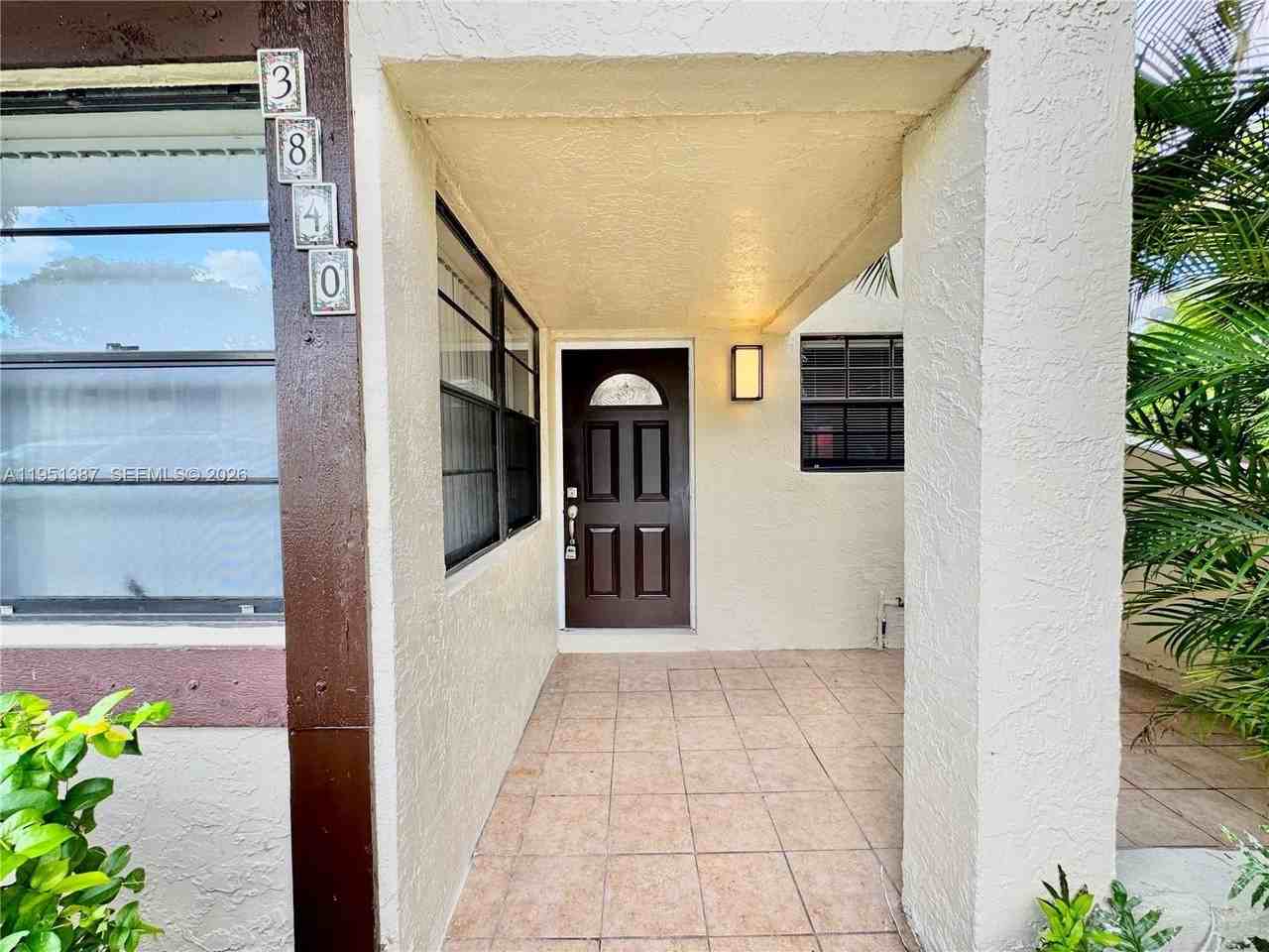 3840 Sw 52nd Ave #3840 - Photo 2 of 31