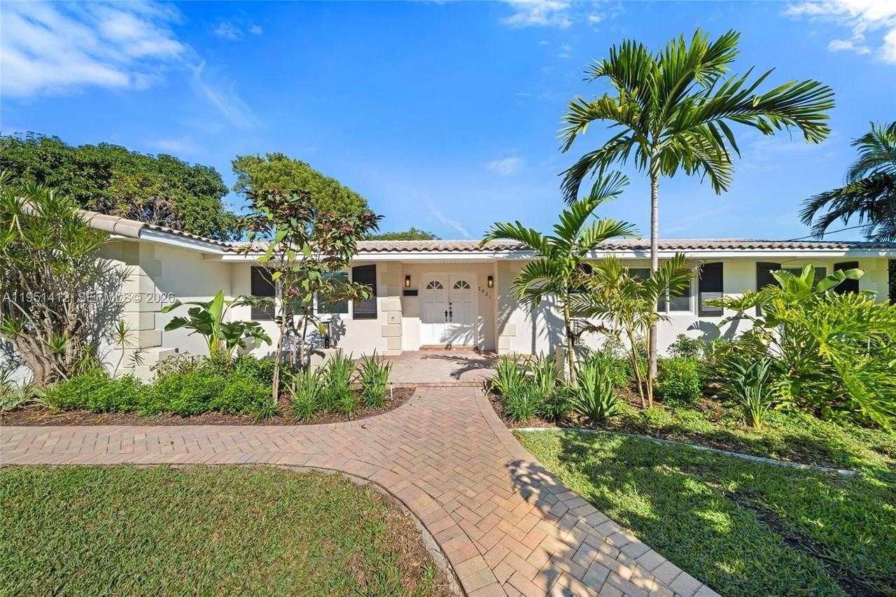 7021 Sw 107th St - Photo 2 of 30