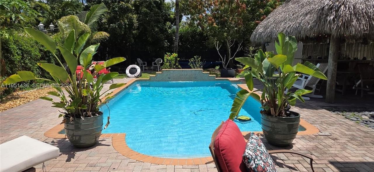 4317 Sw 62nd Ave - Photo 2 of 24