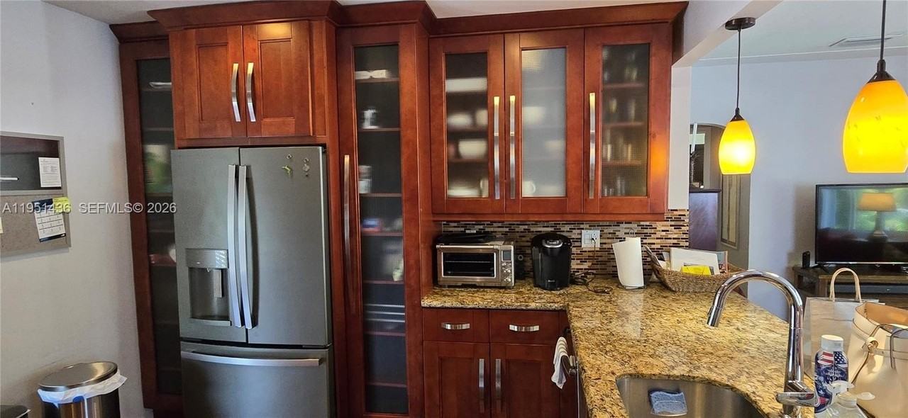 4317 Sw 62nd Ave - Photo 7 of 24