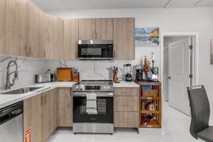 featured image of 1430 Ne 11th St #1430