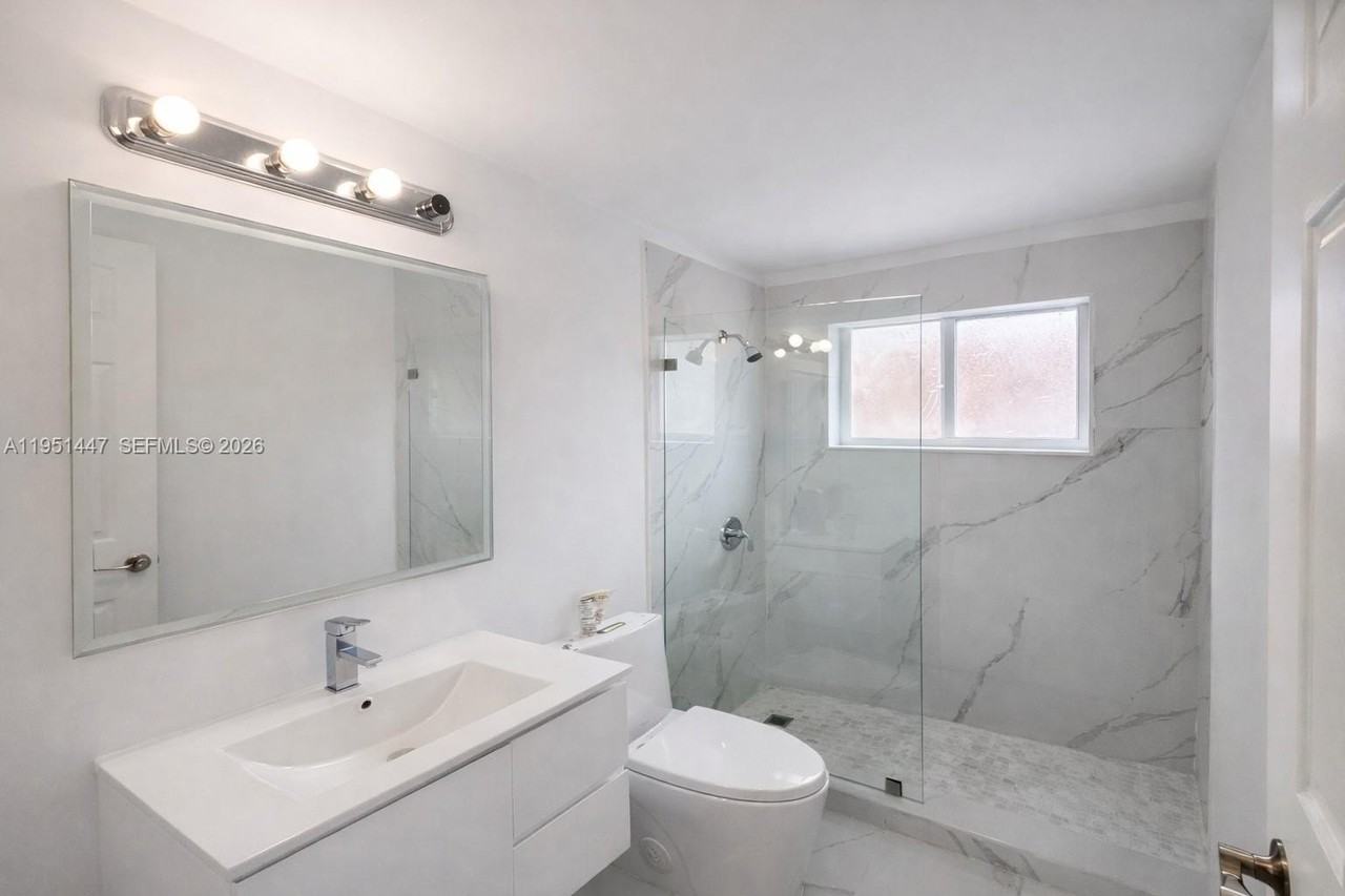 236 Ne 55th Ter #236 - Photo 3 of 10