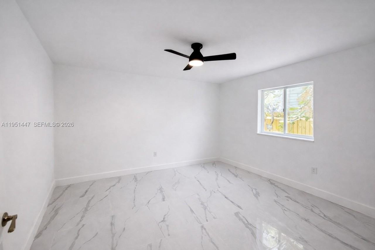 236 Ne 55th Ter #236 - Photo 5 of 10